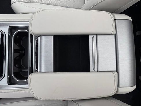 Used 2025 Jeep Wagoneer 4WD w/ Premium Group I image 36