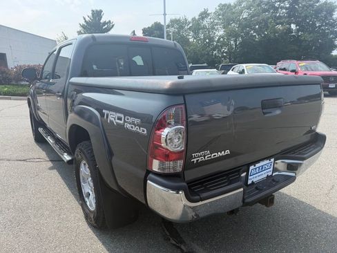 Used 2015 Toyota Tacoma 4x4 Double Cab w/ TRD Off-Road Package image 3