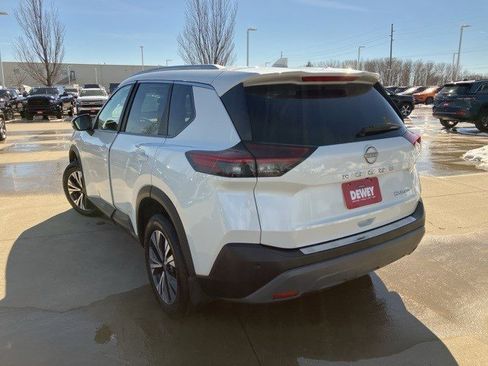 Used 2023 Nissan Rogue SV w/ SV Premium B Package image 9