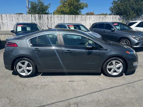 Used 2013 Chevrolet Volt Premium w/ Premium Trim Package FWD image 4
