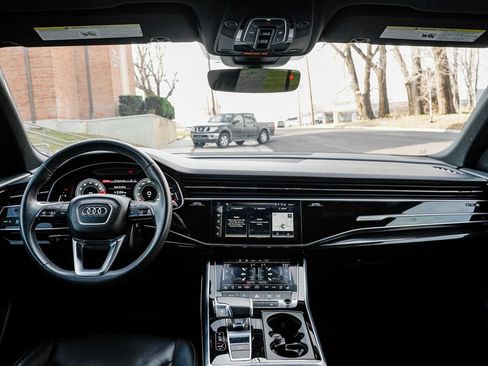 Used 2021 Audi Q8 Premium Plus w/ Premium Plus Package image 11