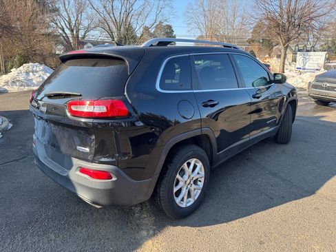 Used 2017 Jeep Cherokee Latitude w/ Cold Weather Group image 7