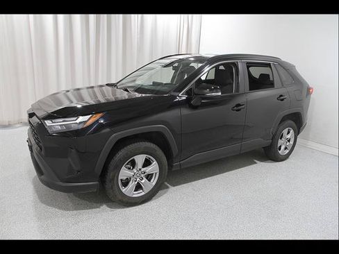 Used 2025 Toyota RAV4 XLE FWD image 3