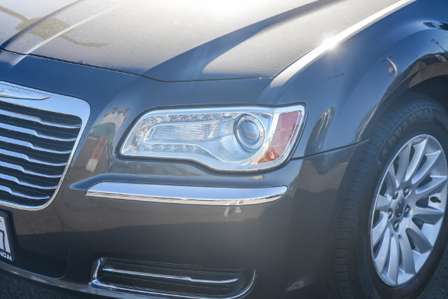 Used 2014 Chrysler 300 RWD image 10