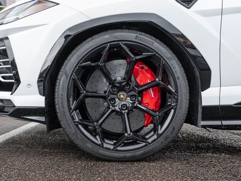Used 2019 Lamborghini Urus image 9
