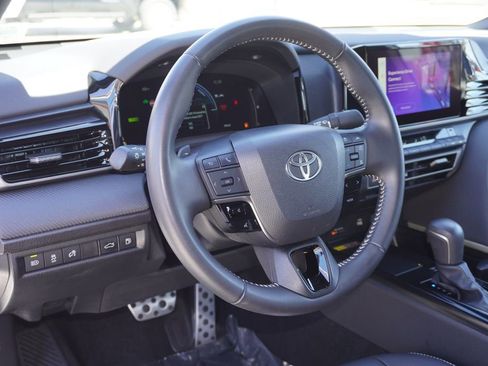 Certified 2025 Toyota Camry SE image 11