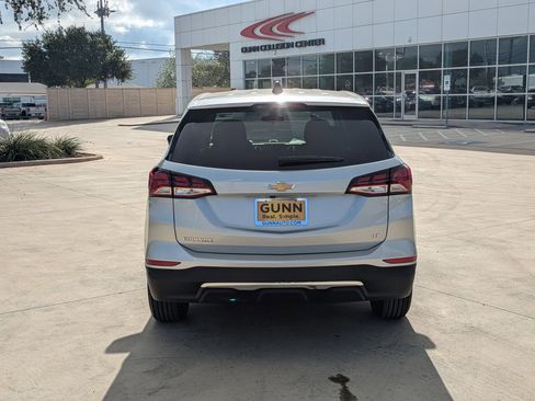 Certified 2022 Chevrolet Equinox LT image 4