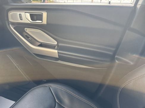 Used 2023 Ford Explorer Limited w/ Limited Technology Package AWD/4WD image 25