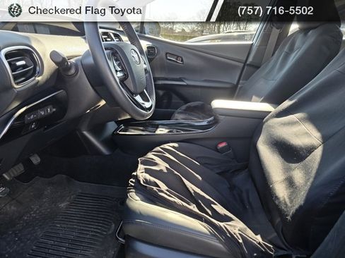 Used 2022 Toyota Prius XLE image 9