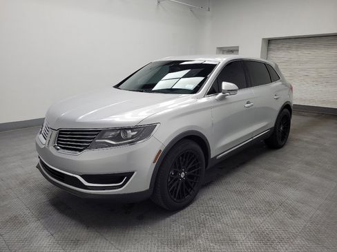 Used 2016 Lincoln MKX Select w/ Select Plus Package image 2
