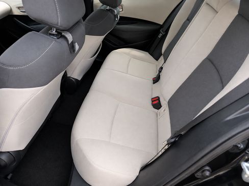 Used 2020 Toyota Corolla LE FWD image 9