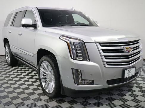 Used 2020 Cadillac Escalade Platinum AWD/4WD image 9