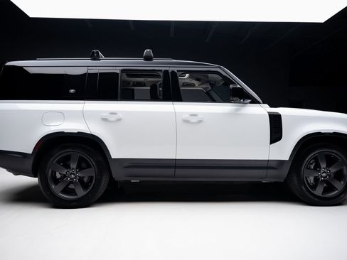 Used 2023 Land Rover Defender 130 SE image 37