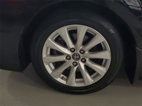 Used 2019 Toyota Camry LE image 6