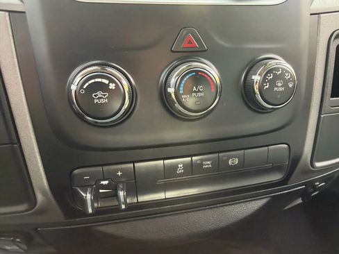 Used 2013 RAM 3500 Tradesman w/ Popular Equipment Group image 17