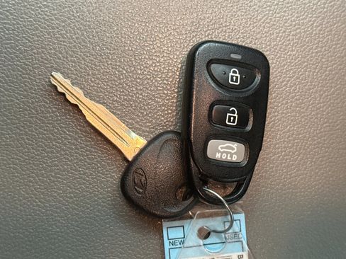 Used 2020 Hyundai Elantra SEL FWD image 10