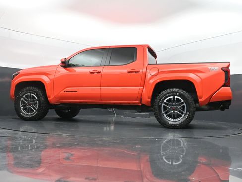 Used 2024 Toyota Tacoma TRD Sport AWD/4WD image 36