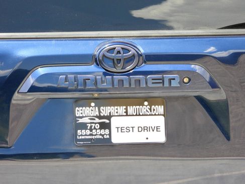 Used 2020 Toyota 4Runner SR5 AWD/4WD image 36