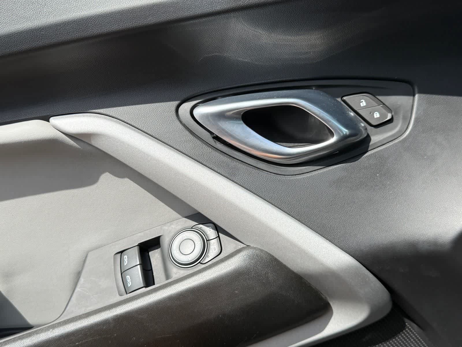 Used 2021 Chevrolet Camaro LT RWD image 17