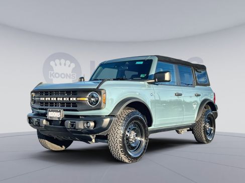 Used 2023 Ford Bronco Black Diamond image 1