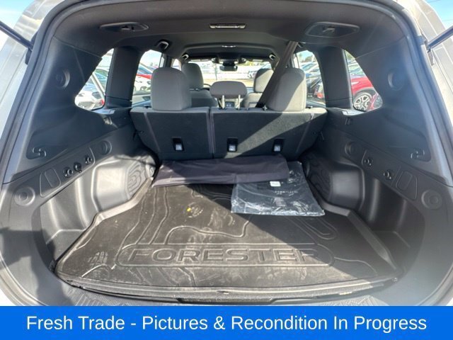 Used 2025 Subaru Forester w/ Convenience Package #1 AWD/4WD image 18