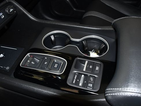 Used 2025 Honda Pilot Touring image 31
