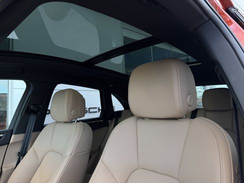 Used 2025 Porsche Macan image 24