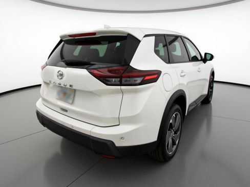 Used 2025 Nissan Rogue SV image 9