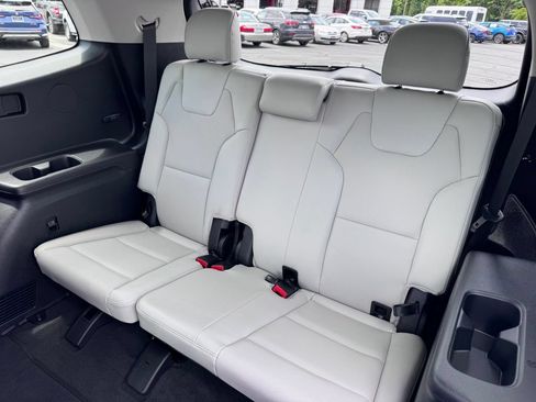 Used 2024 Kia Telluride S w/ S Sunroof Package FWD image 32