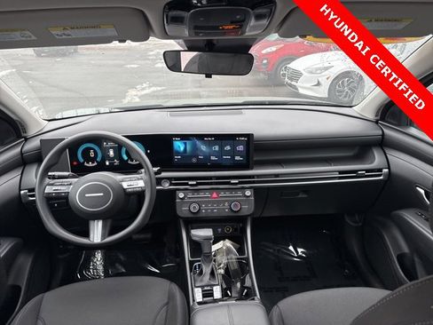 Certified 2025 Hyundai Tucson SE image 12