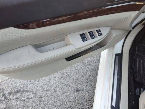 Used 2013 Subaru Legacy 3.6R Limited image 7