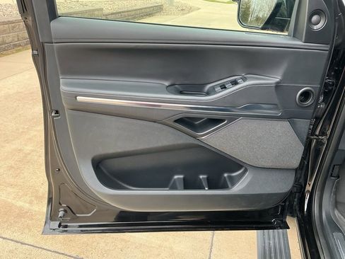 Used 2025 Lincoln Navigator L Reserve w/ Jet Appearance Package AWD/4WD image 8