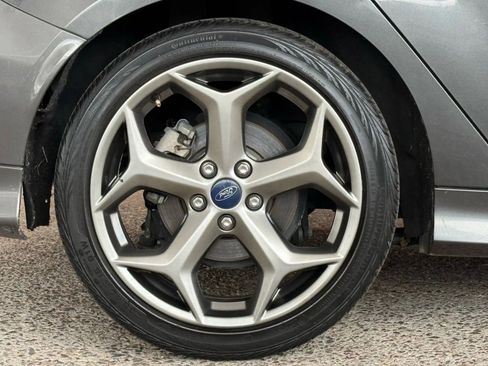 Used 2017 Ford Focus ST image 18