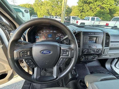 Used 2019 Ford F550 4x4 Regular Cab Super Duty w/ XL Value Package image 16