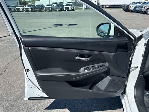 Used 2024 Nissan Sentra SV FWD image 12