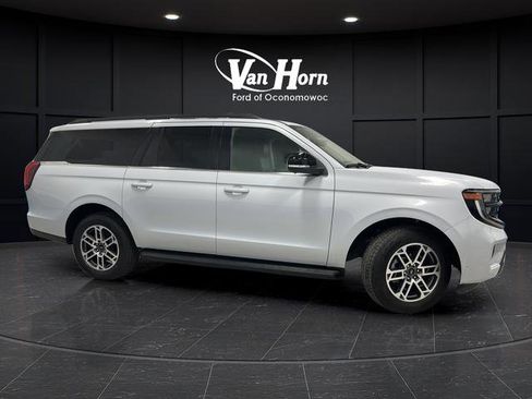 Used 2025 Ford Expedition Max Active AWD/4WD image 8