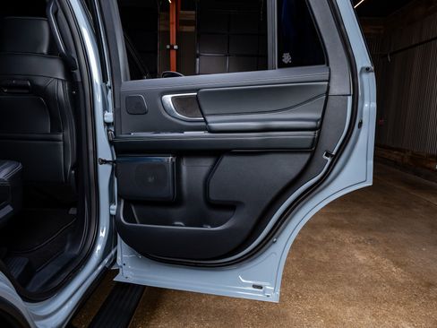 Used 2025 Ford Expedition Platinum w/ Stealth Performance Package image 38