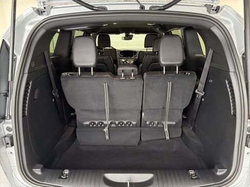 New 2026 Chrysler Pacifica Select image 17