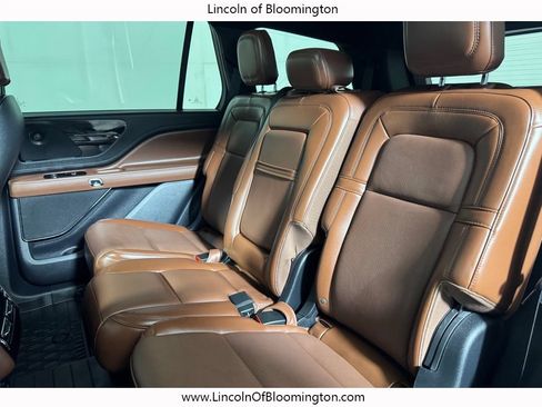 Certified 2025 Lincoln Aviator Reserve AWD/4WD image 15
