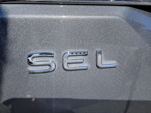 Certified 2024 Volkswagen Atlas SEL Premium R-Line image 31