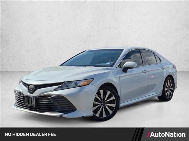 Used 2018 Toyota Camry XLE FWD image 1