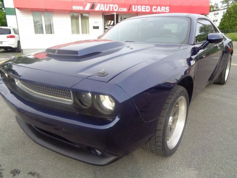 Used 2014 Dodge Challenger R/T RWD image 14