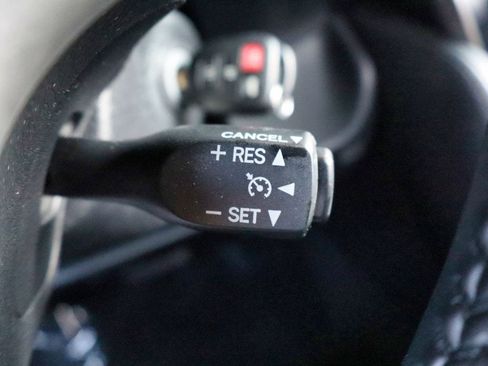 Used 2014 Toyota Camry SE w/ Moonroof Package FWD image 43
