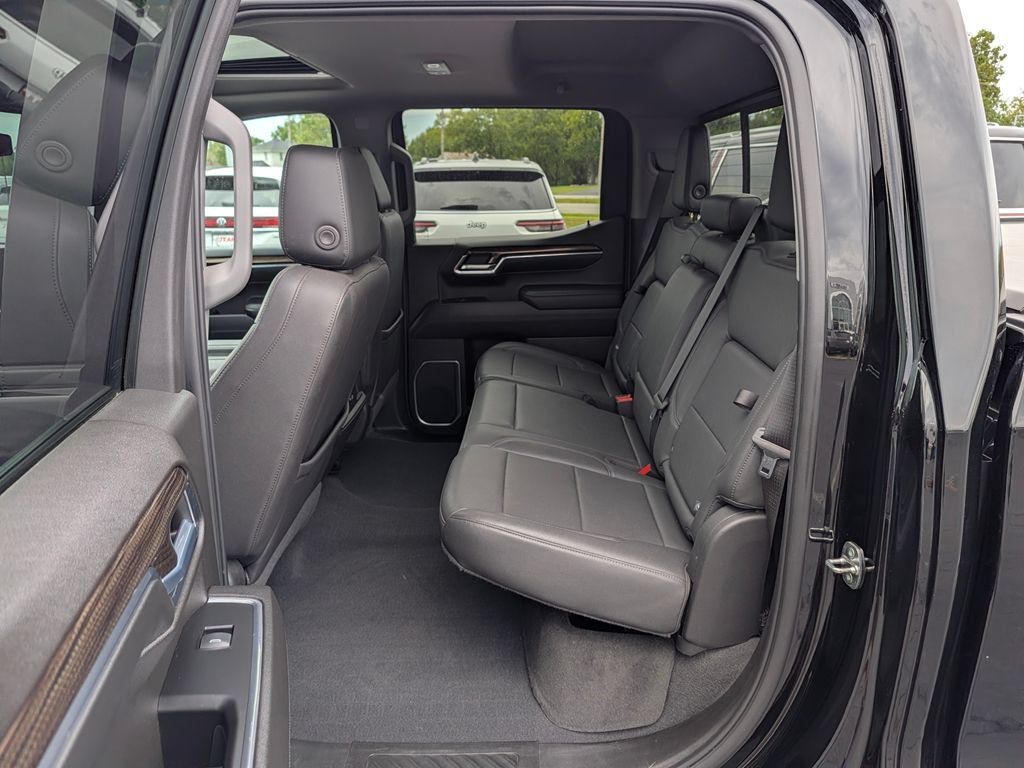 Used 2022 Chevrolet Silverado 1500 LT Trail Boss w/ LT Trail Boss Premium Package AWD/4WD image 21