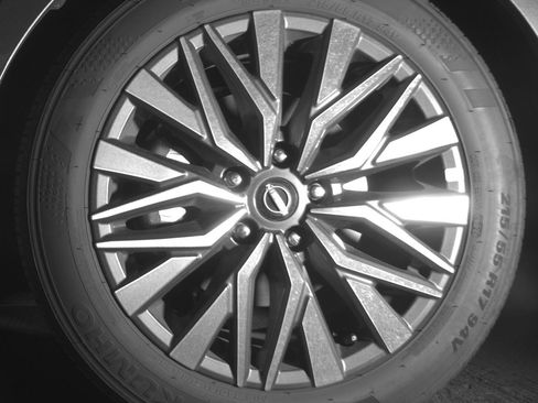 Used 2025 Nissan Altima 2.5 SV FWD image 12