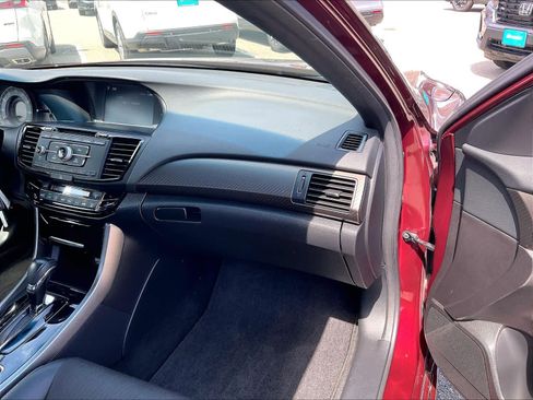 Used 2017 Honda Accord Sport image 13