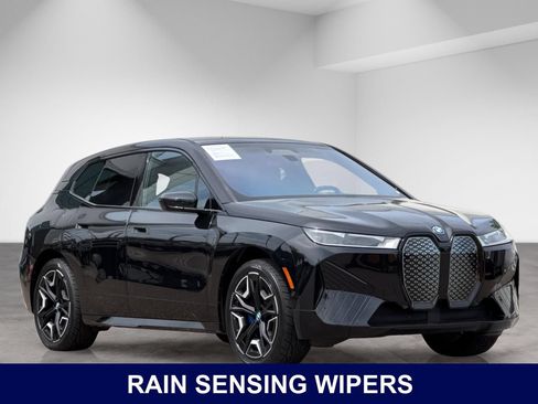 Used 2024 BMW iX xDrive50 w/ Premium Package AWD/4WD image 9
