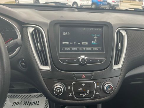 Used 2018 Chevrolet Malibu LS image 18