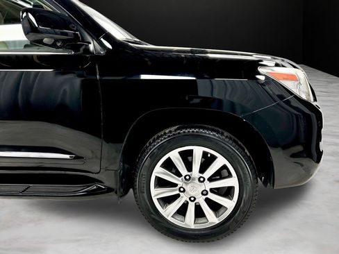 Used 2011 Lexus LX 570 4WD w/ Luxury Pkg image 42