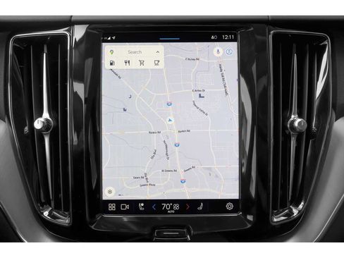 Used 2024 Volvo XC60 B5 Plus AWD/4WD image 16